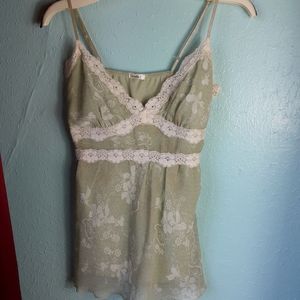 Studio Y Top Size Medium